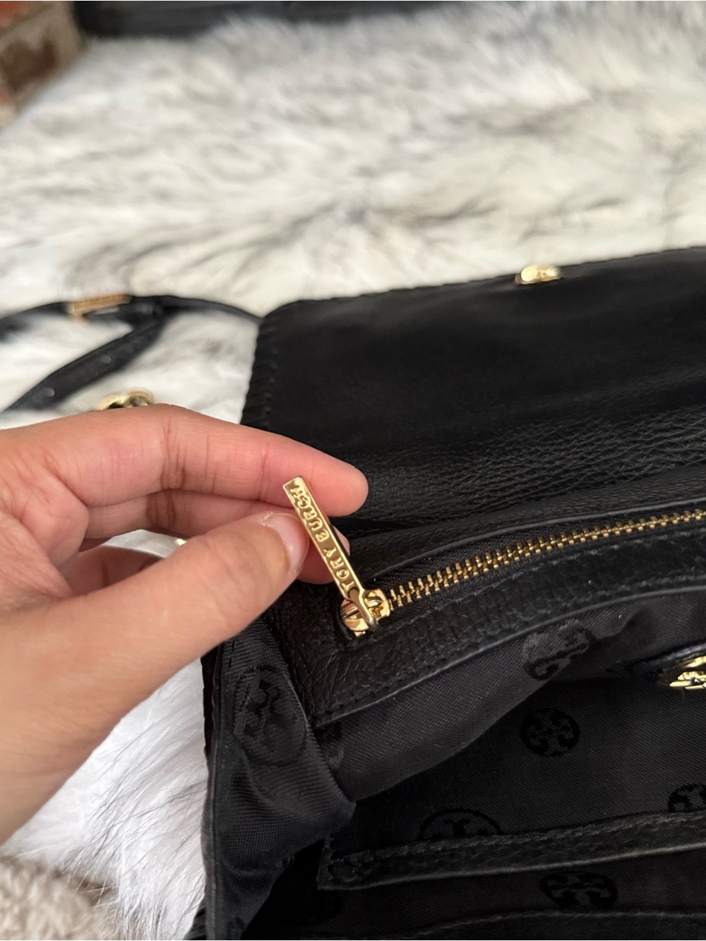 Tory Burch Crossbody Bag - Picture 5 of 10